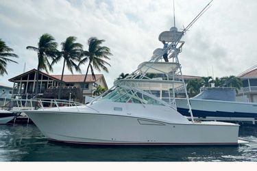35' Cabo 2007 Yacht For Sale